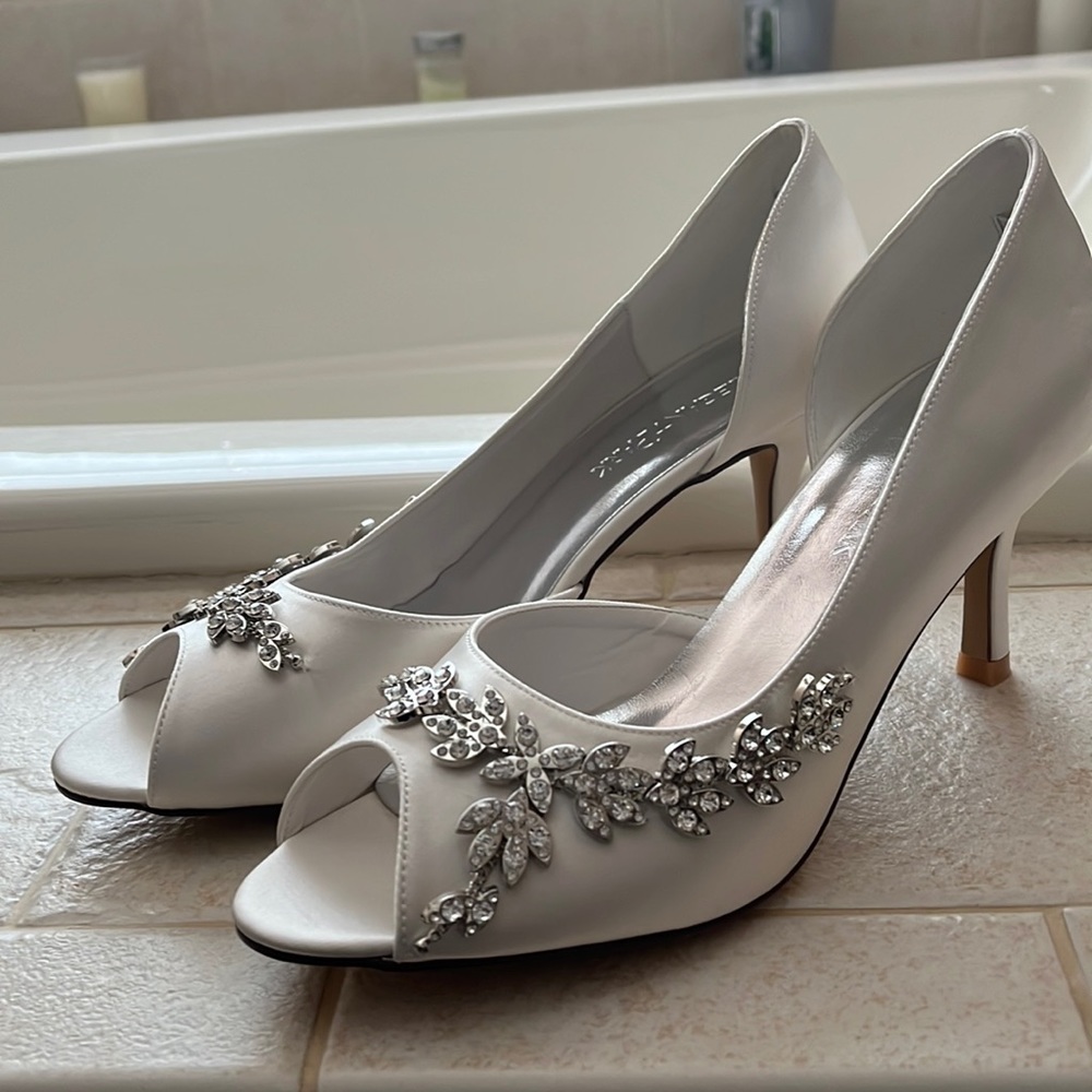 Elegant White Peep-Toe Heels with Crystal Embellishments